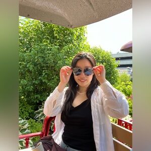 Meet your Posher, Yan